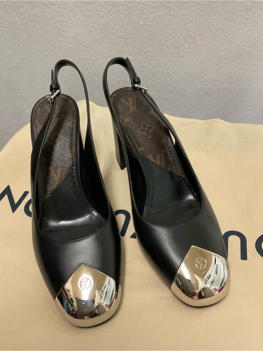 Louis Vuitton
2020 Leather Slingback Pumps - Picture 3 of 12